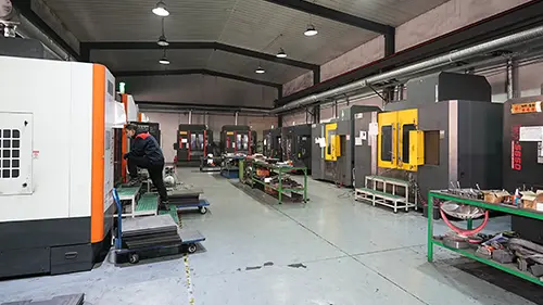 Kalıp ürün atölyesi, güçlü yetenekleri sayesinde sağlam bir kalite temeli oluşturmuştur.